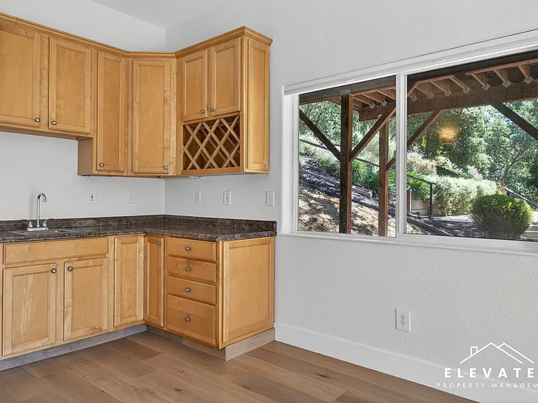 9400 Chalk Hill Rd — Photo 36