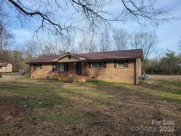 222 Weldon Cir, Mount Holly, NC 28120