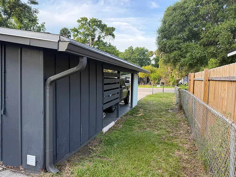 214 Graham St — Photo 33