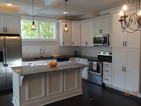 4th image of 672 Annex Ave