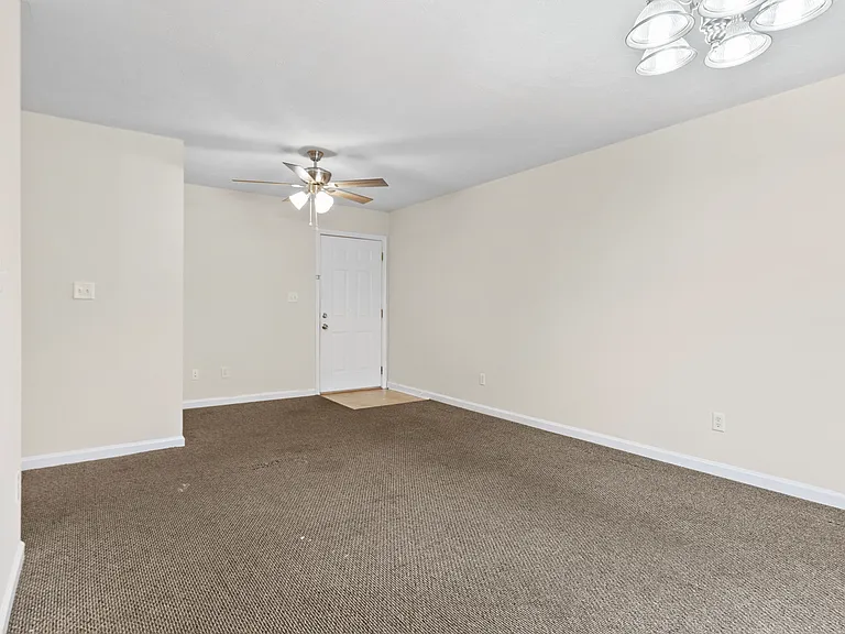 137 Deck Dr #A — Photo 9