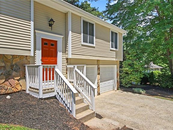 2nd image of 570 Sheringham Ct