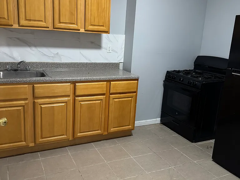 25 Cliff St #2 — Photo 3