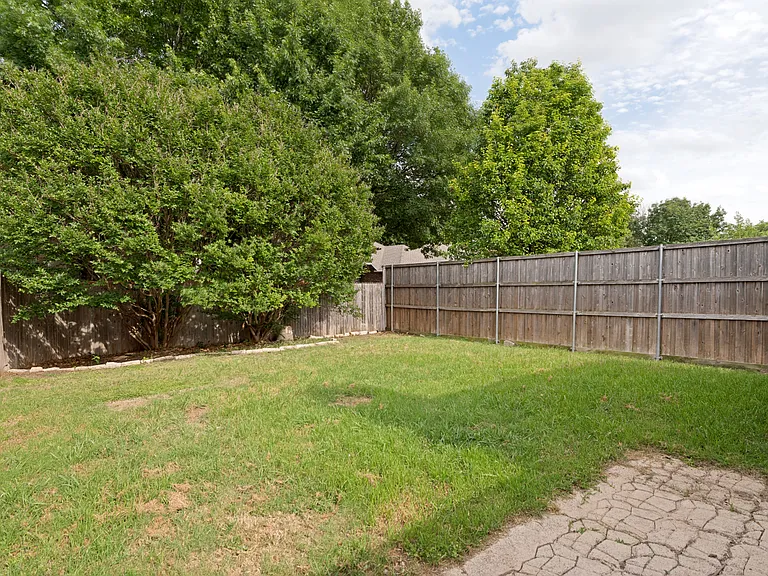 8160 Tower Rd — Photo 23