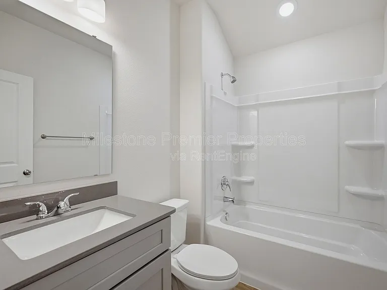 1819 Boxwood Dr — Photo 18