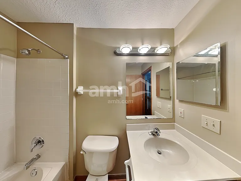 5650 Winsor Woods Dr — Photo 13
