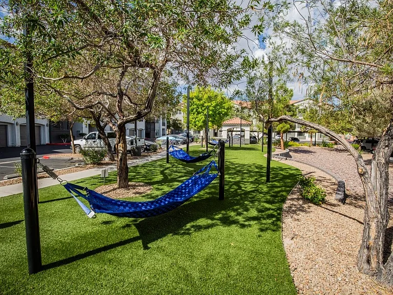 Colton Apartments — Photo 16