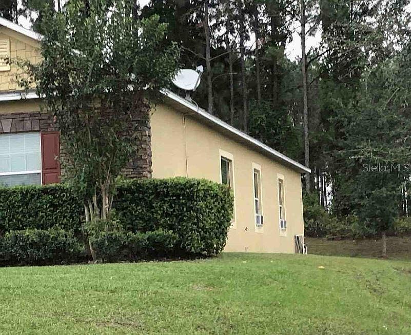 2nd image of 214 Colonial Pine Ln