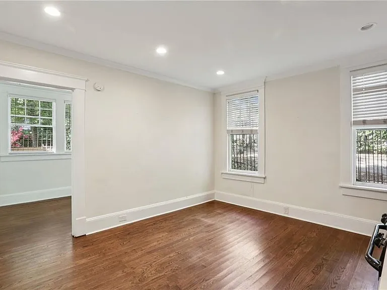 385 10th St NE — Photo 7