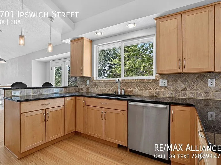 4701 Ipswich St — Photo 12