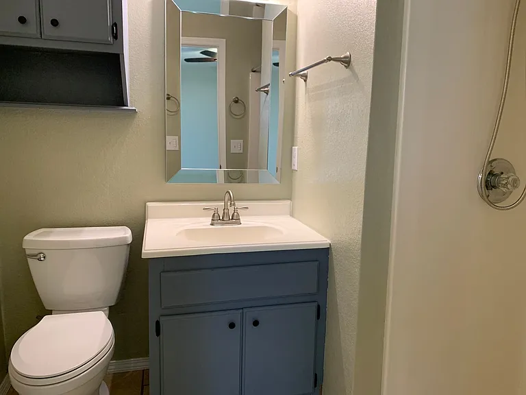 209 W Locust St — Photo 19