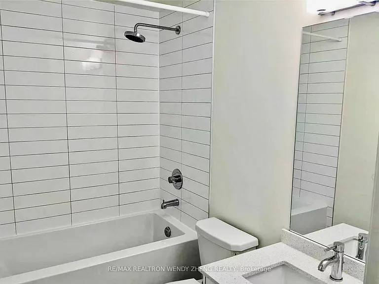460 Adelaide St E #1219 — Photo 11