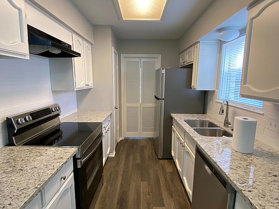 Beautiful and functional kitchen with all new Stainless Appliances