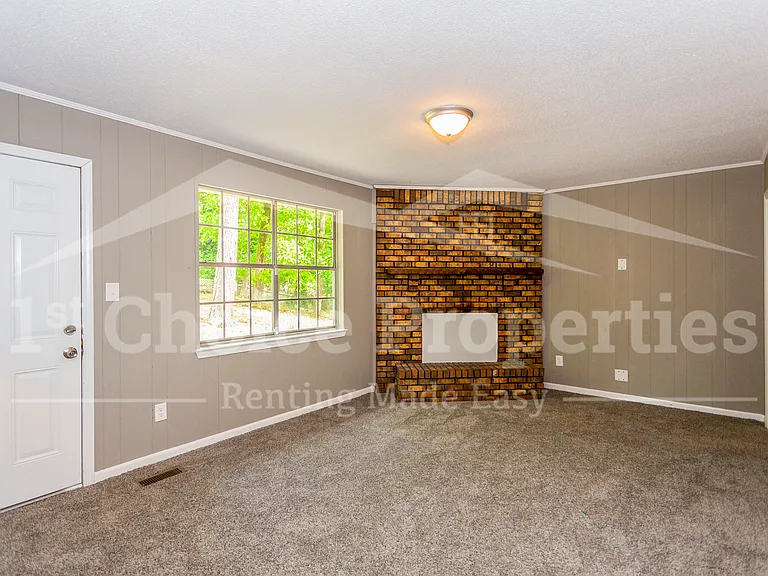 1421 Brewster Cir — Photo 19