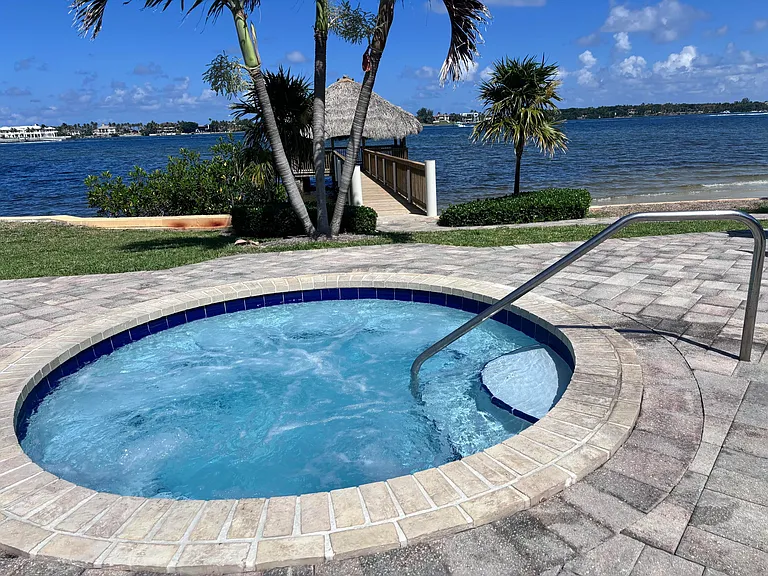 225 N Lakeshore Dr — Photo 85