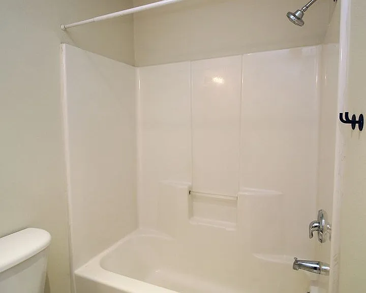 812 N Dekum St — Photo 12