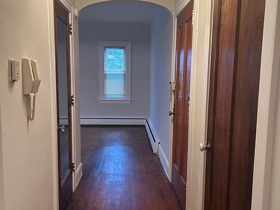 5th image of 1628 Grace Ave