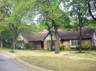 1705 Druid Ct, Fort Worth, TX 76112