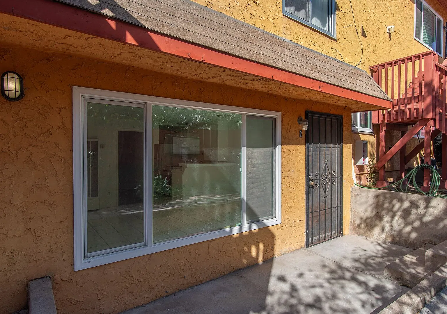 3712 Hemlock Street — Photo 2