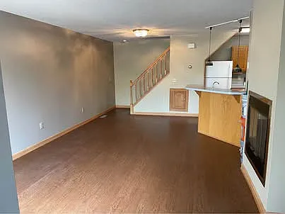 2 bed, 1080 sqft, $1,750 — Photo 4