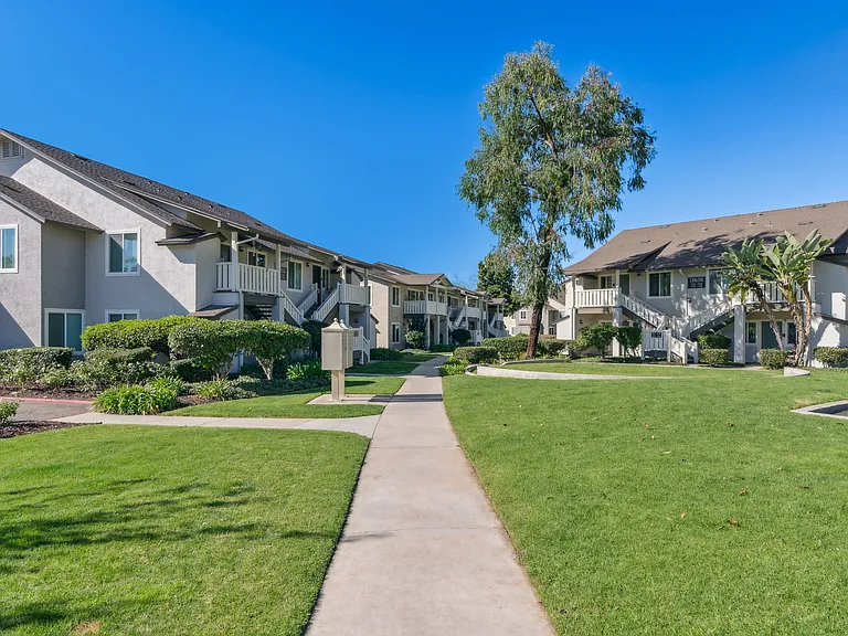 Haven Poway — Photo 3