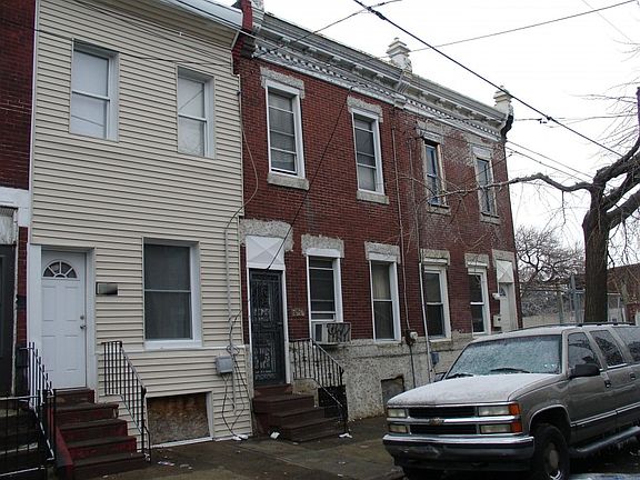 2nd image of 2626 N Hutchinson St