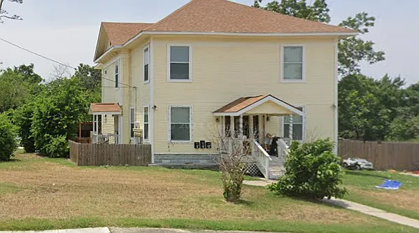 452 Rigsby Ave — Photo 1
