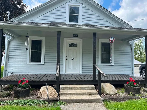 124 Mount Air Rd, New Castle, PA 16102