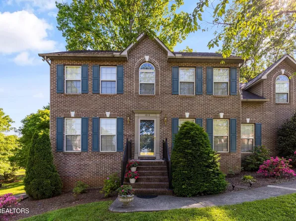 1013 Summerfield Dr, Maryville, TN 37801