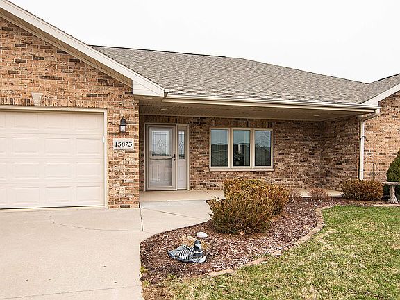 3rd image of 15873 White Oak Dr