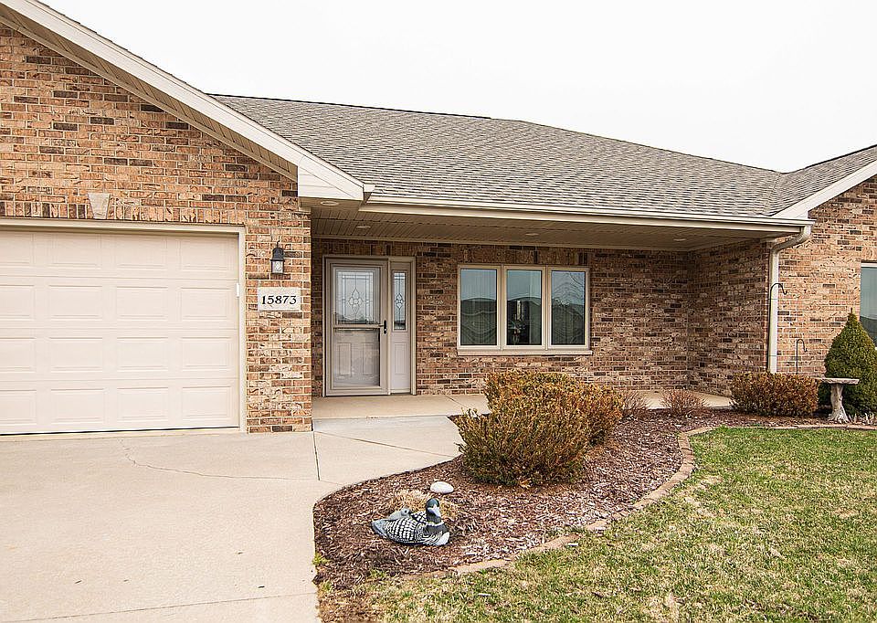 15873 White Oak Dr, Peosta, IA 52068 Zillow