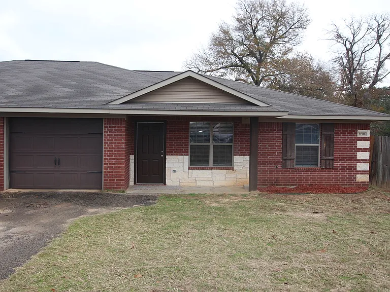 Coming Soon! 3 Bed 2 Bath 1 Car Duplex- Lindale Isd! — Photo 2