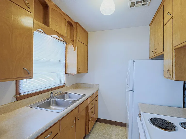 4321 Holdrege St #1 — Photo 7