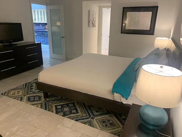 2301 Collins Ave #1015 — Photo 9