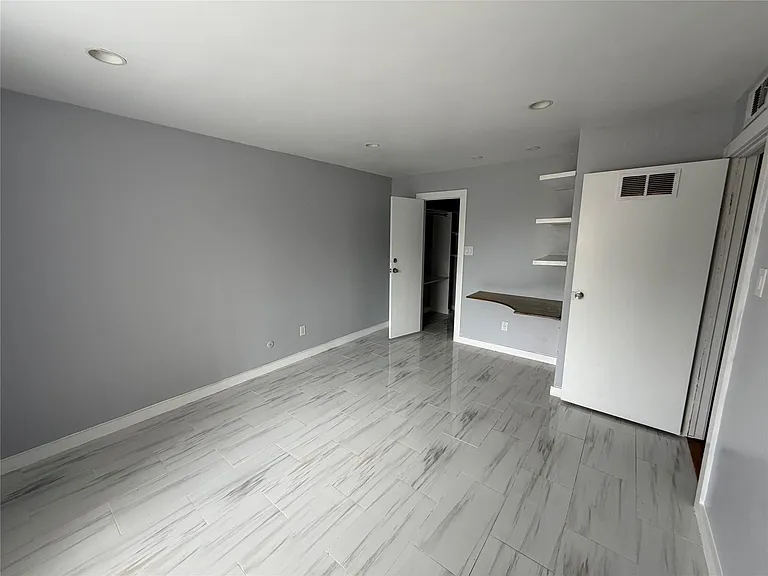 10110 Forum West Dr #537 — Photo 8
