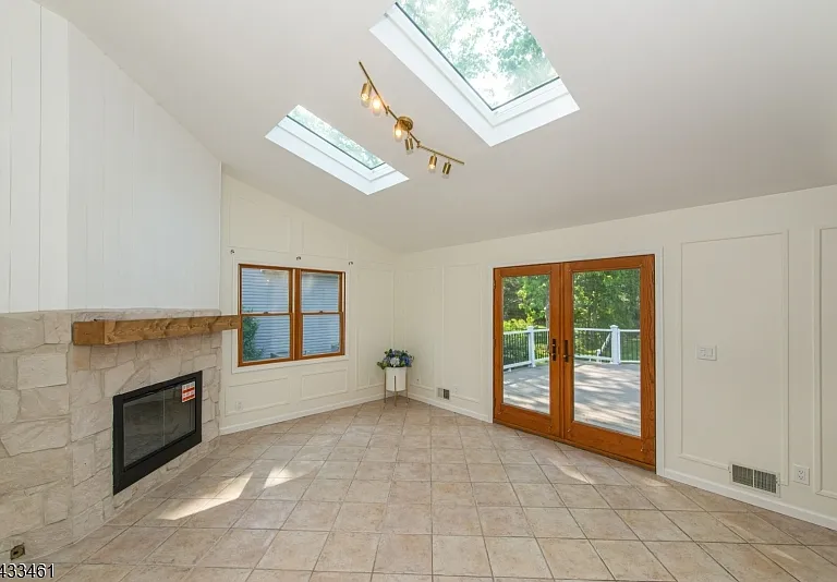 77 Rockwood Rd — Photo 22