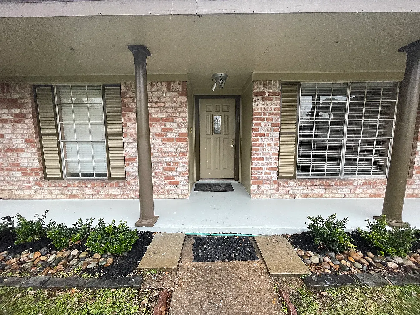 4 bed, 1804 sqft, $1,900 — Photo 1