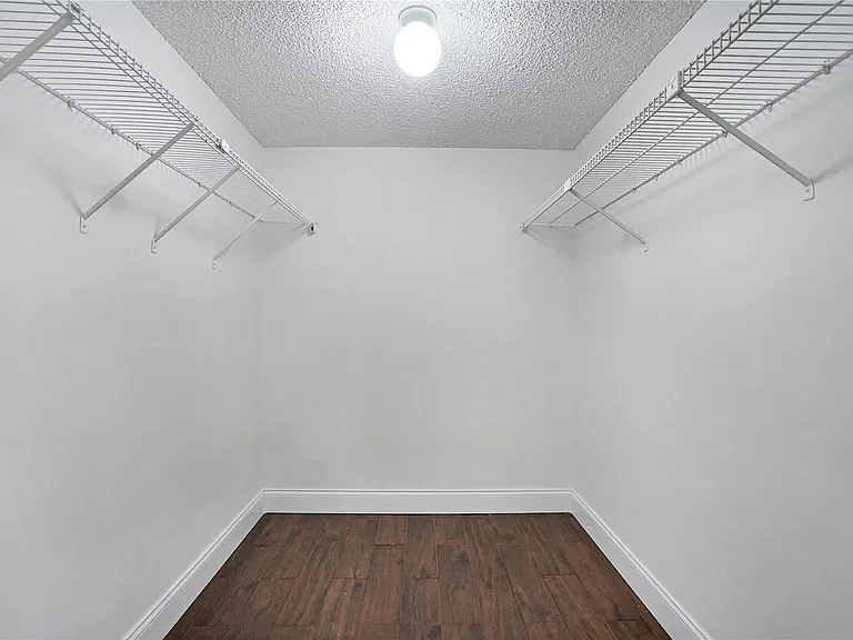 109 Lake Emerald Dr #110 — Photo 21