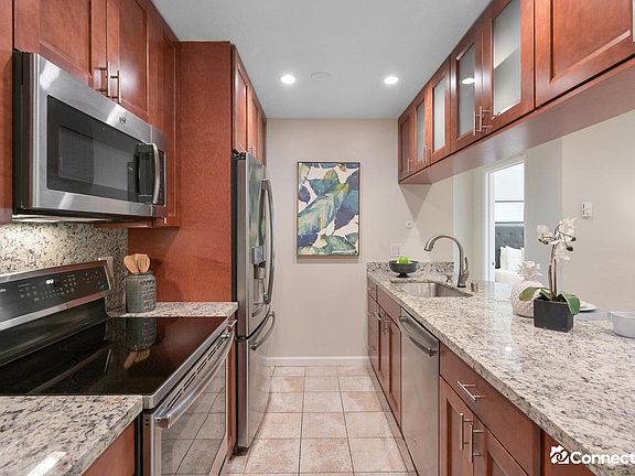 5th image of 203 Boardwalk Ave APT E
