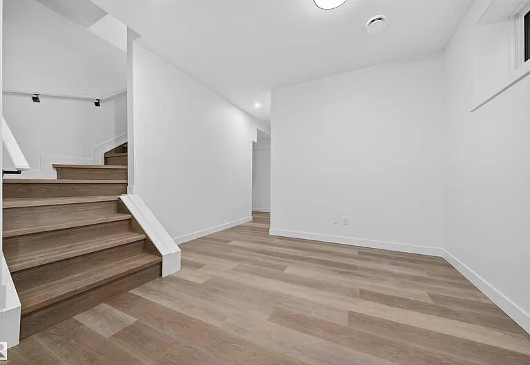 5213 104a St NW #BASEMENT — Photo 4