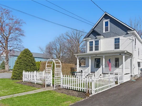 111 Maxwell Ave, North Syracuse, NY 13212