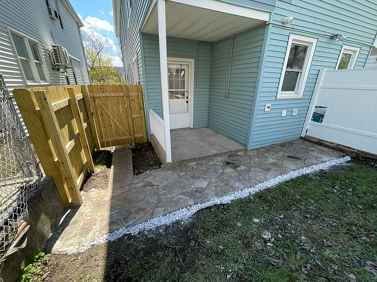 129 Beech St — Photo 4