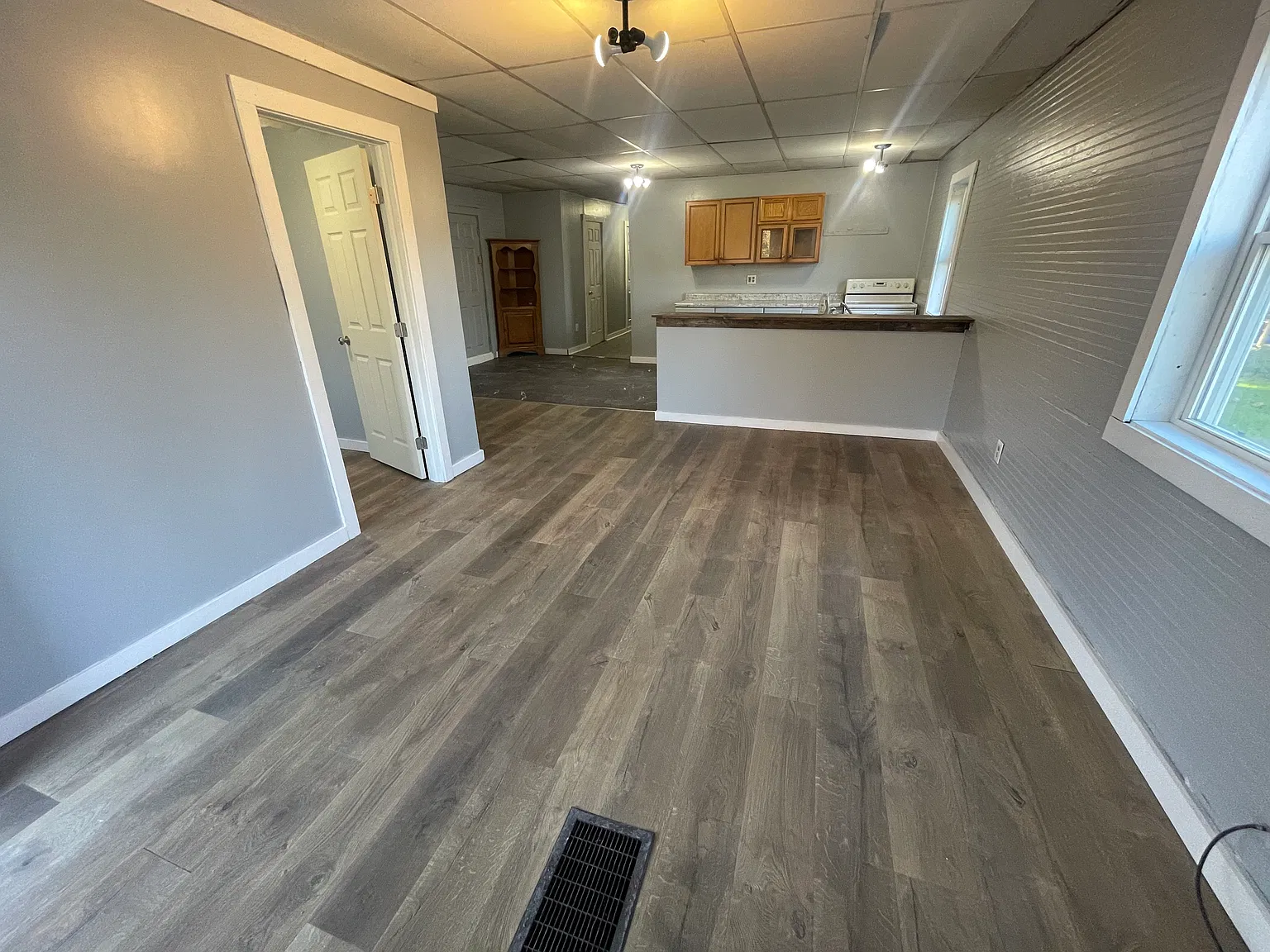 3 bed, 1.5 bath, 1200 sqft, $1,295 — Photo 1