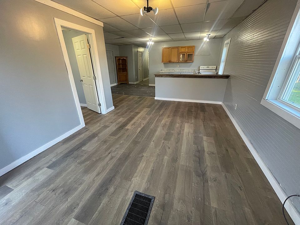 1st image of 10725 Bayard Rd #3