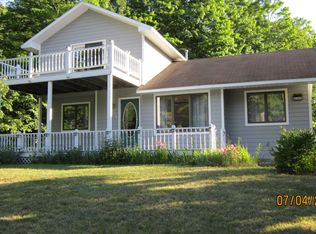 2201 N Jacobson Rd, Suttons Bay, MI 49682