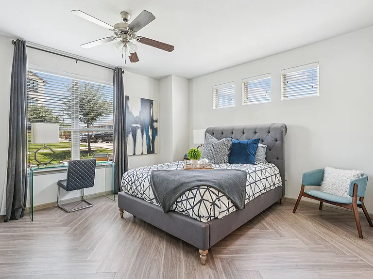 Enclave Falcon Pointe — Photo 7