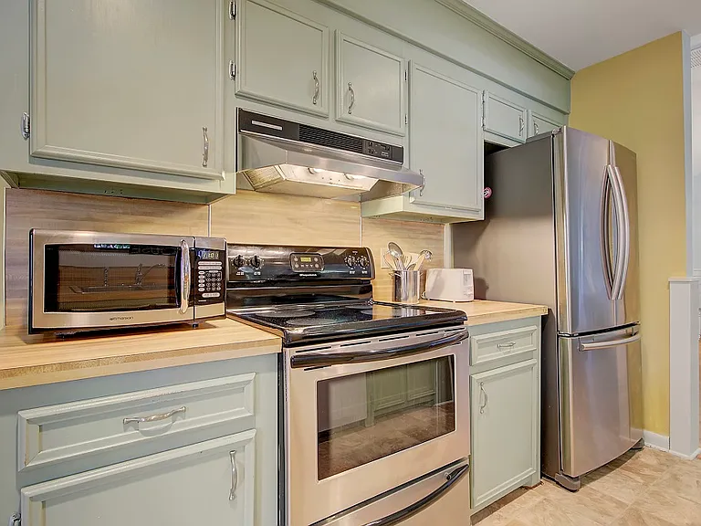 10 Lake Village Ln — Photo 6