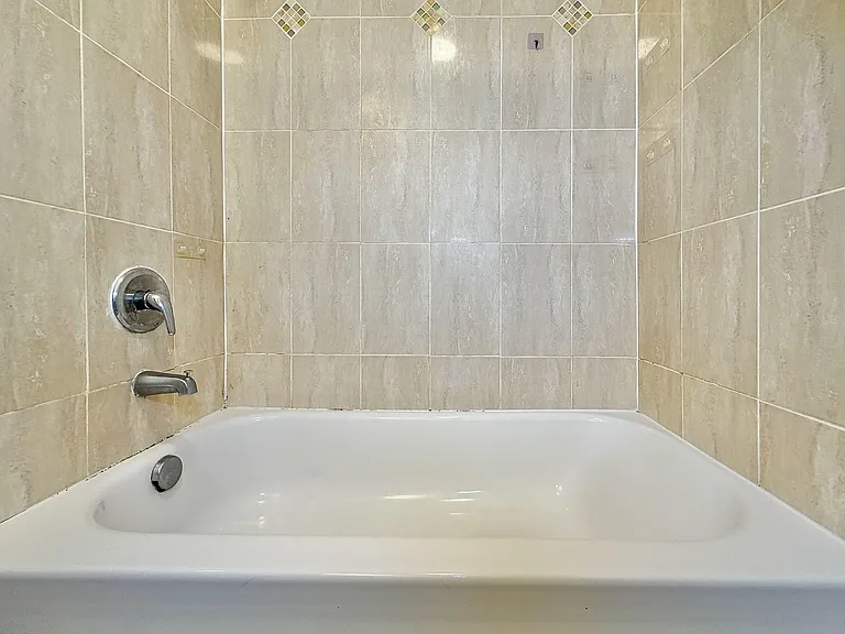 236 Van Horne St #3B — Photo 19