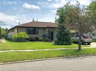 79 Fairoaks Ln, Cheektowaga, NY
