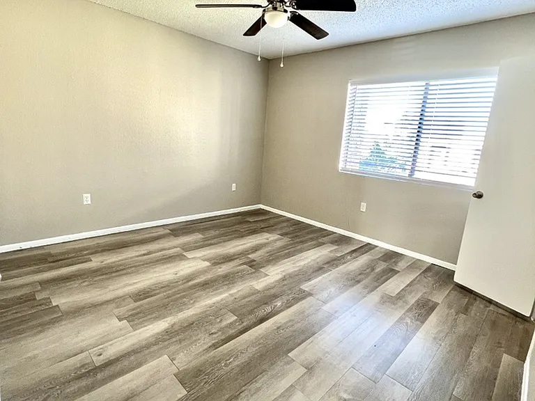 La Estancia Apartments — Photo 46